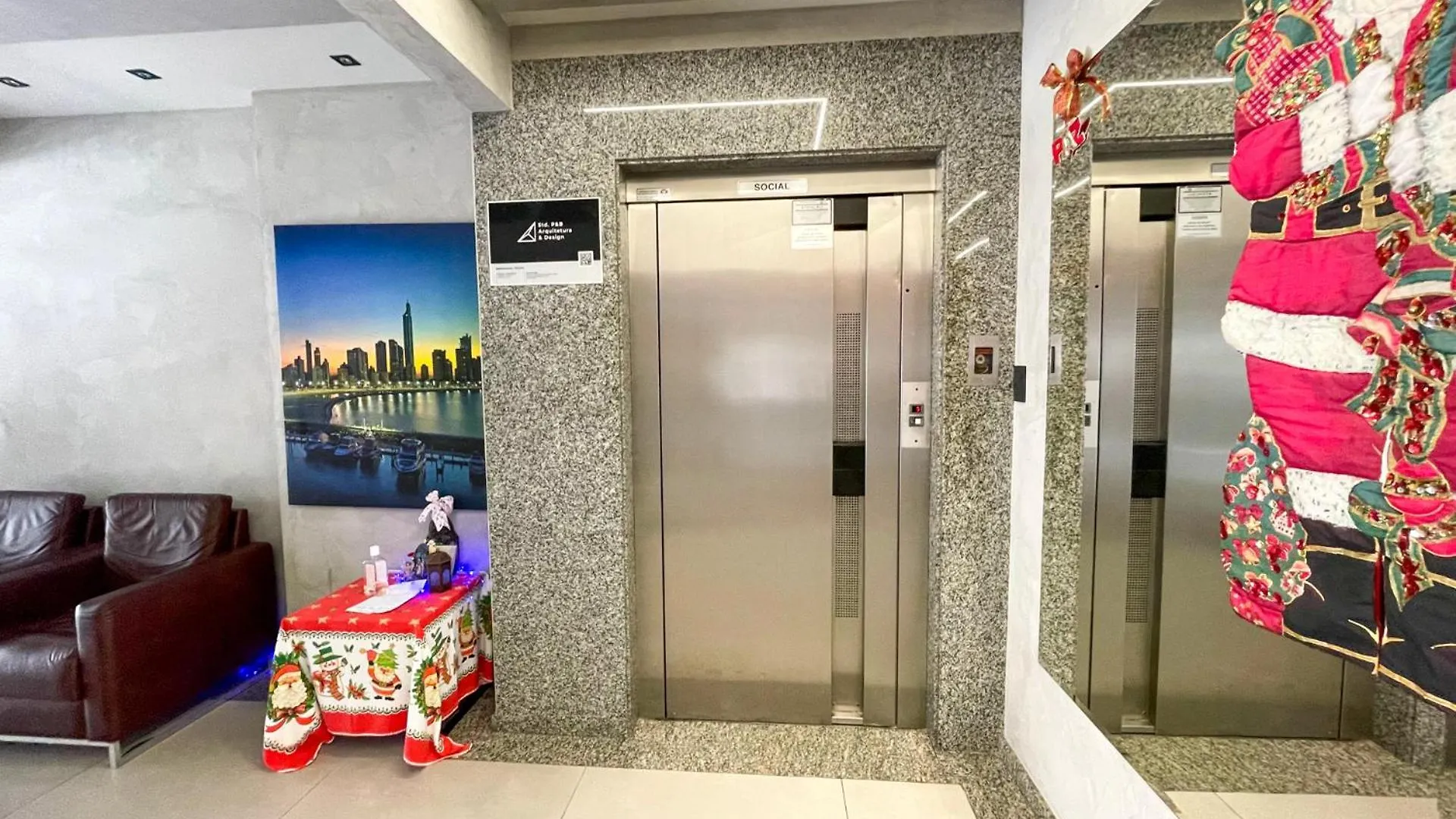 350 Metros Da Praia Central Na Avenida Brasil Proximo A Roda Gigante E Shopping Atlantico Balneario Camboriu 0*,  Brazil