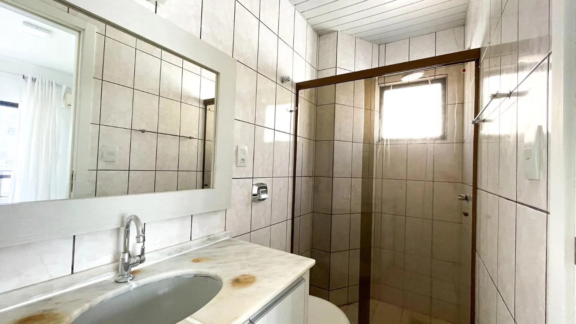 350 Metros Da Praia Central Na Avenida Brasil Proximo A Roda Gigante E Shopping Atlantico Balneario Camboriu Brazil
